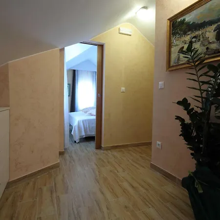 Holiday home Family Friendly House With A Swimming Pool - 22882 Makarska
