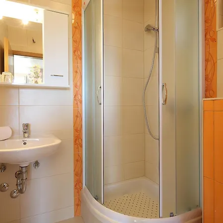 Casa vacanze Family Friendly House With A Swimming Pool - 22882