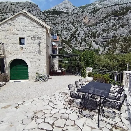Casa vacanze Family Friendly House With A Swimming Pool - 22882 *