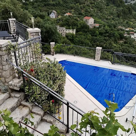 Casa vacanze Family Friendly House With A Swimming Pool - 22882
